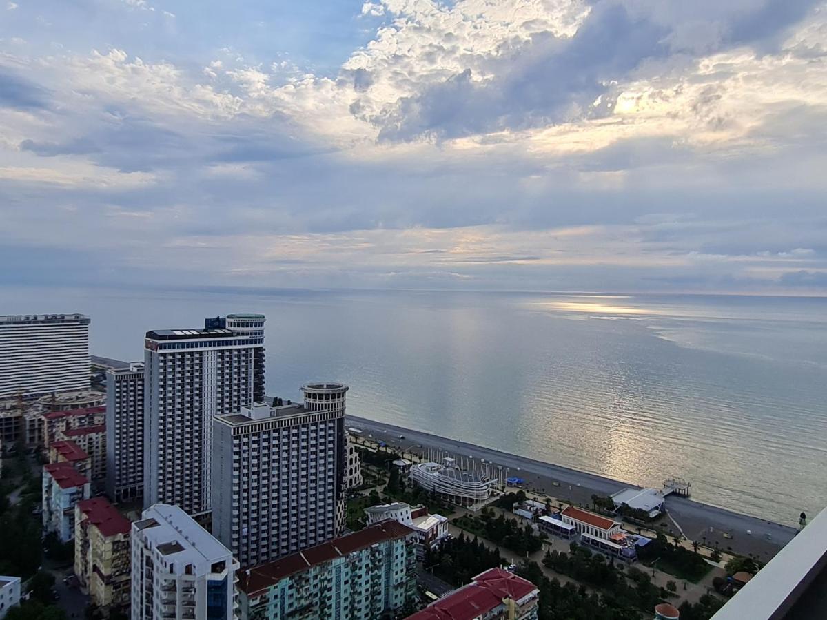 Hotel Orbi City Sea Horizon Batumi Exterior photo